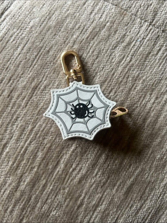 Accessories - NEW Spider Bag Charm Coin Keychain